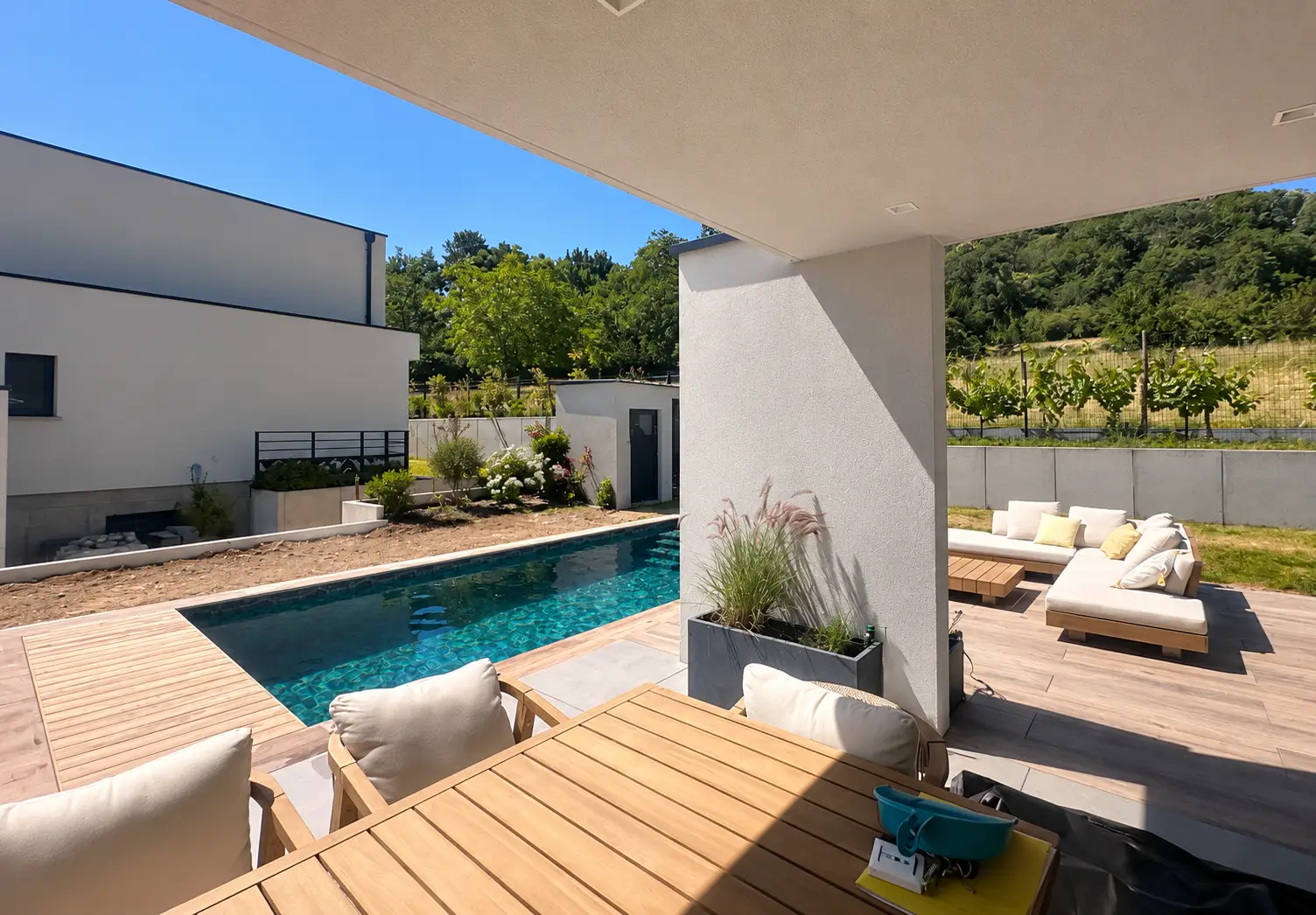 piscines en béton sur-mesure, personnalisation des formes