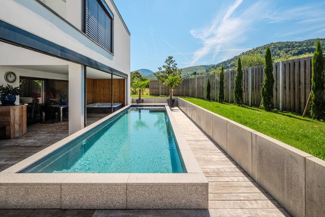 Piscine en béton sur mesure en couloir de nage