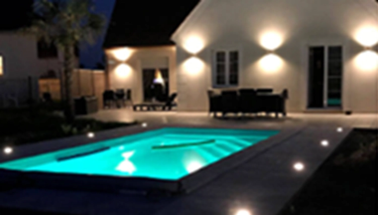 Eclairage LED de piscine