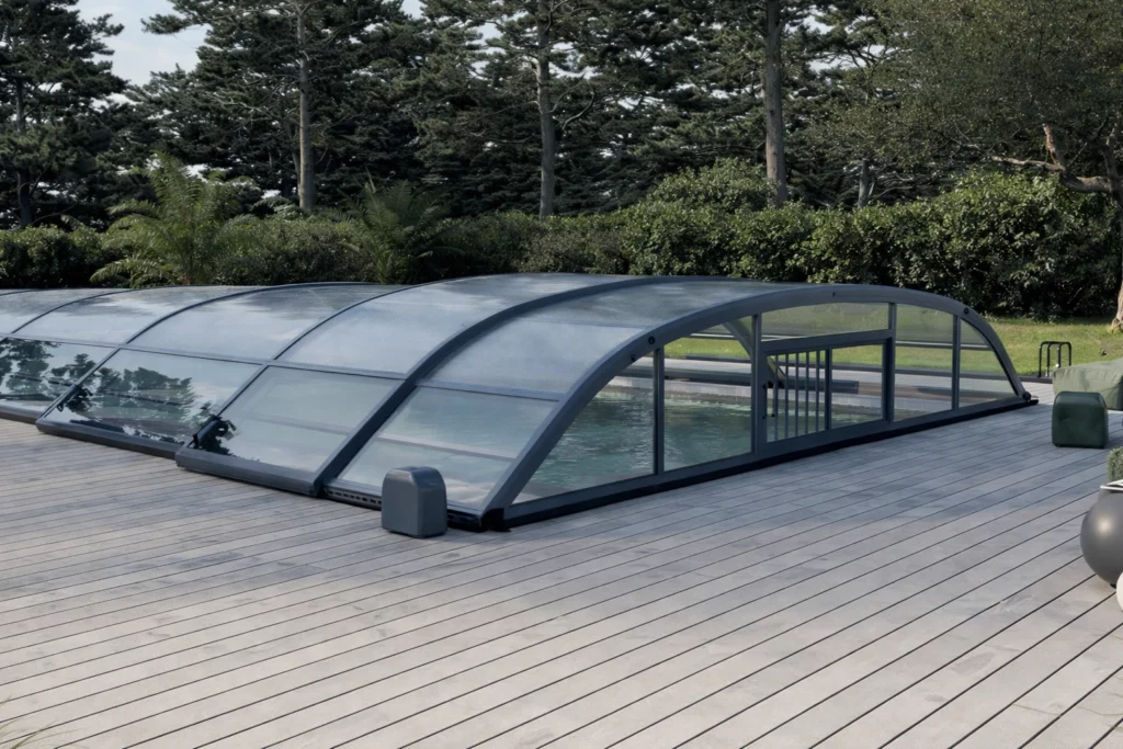 Abris de piscine bas télescopique