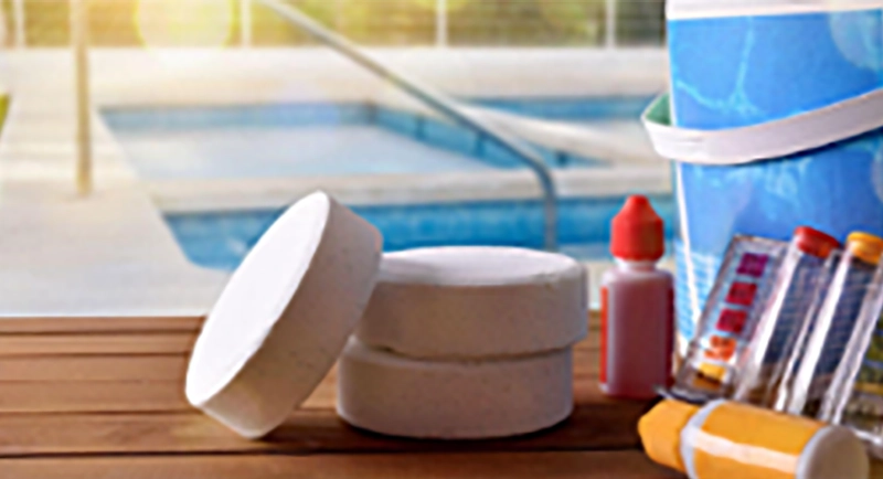 Produits d'entretien pour la qualité de l'eau d'une piscine