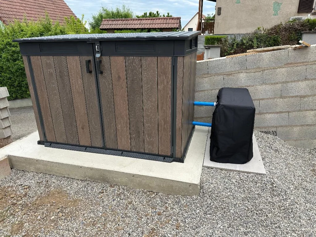 Local technique extérieur compact KETTER, vue extérieure